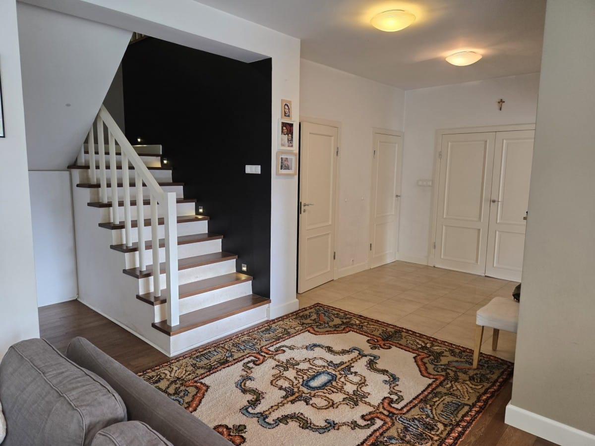 Dom 6 pokojowe na Sprzedaż