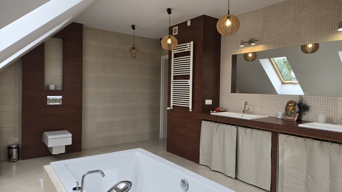 Dom 6 pokojowe na Sprzedaż