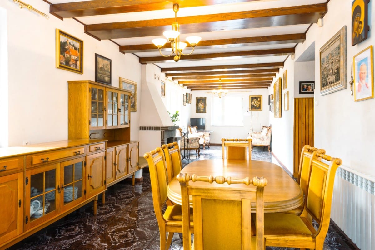 Dom 7 pokojowe na Sprzedaż