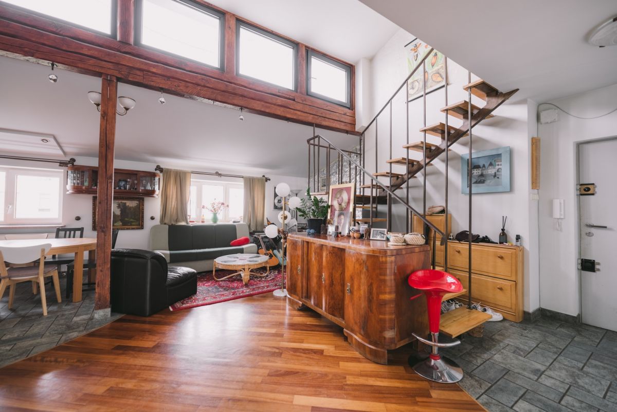 Mieszkanie 4 pokojowe na Sprzedaż