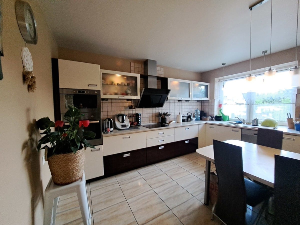 Dom 6 pokojowe na Sprzedaż