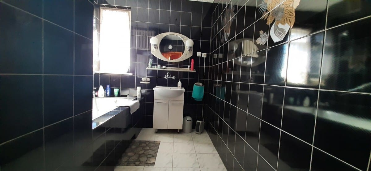 Dom 6 pokojowe na Sprzedaż