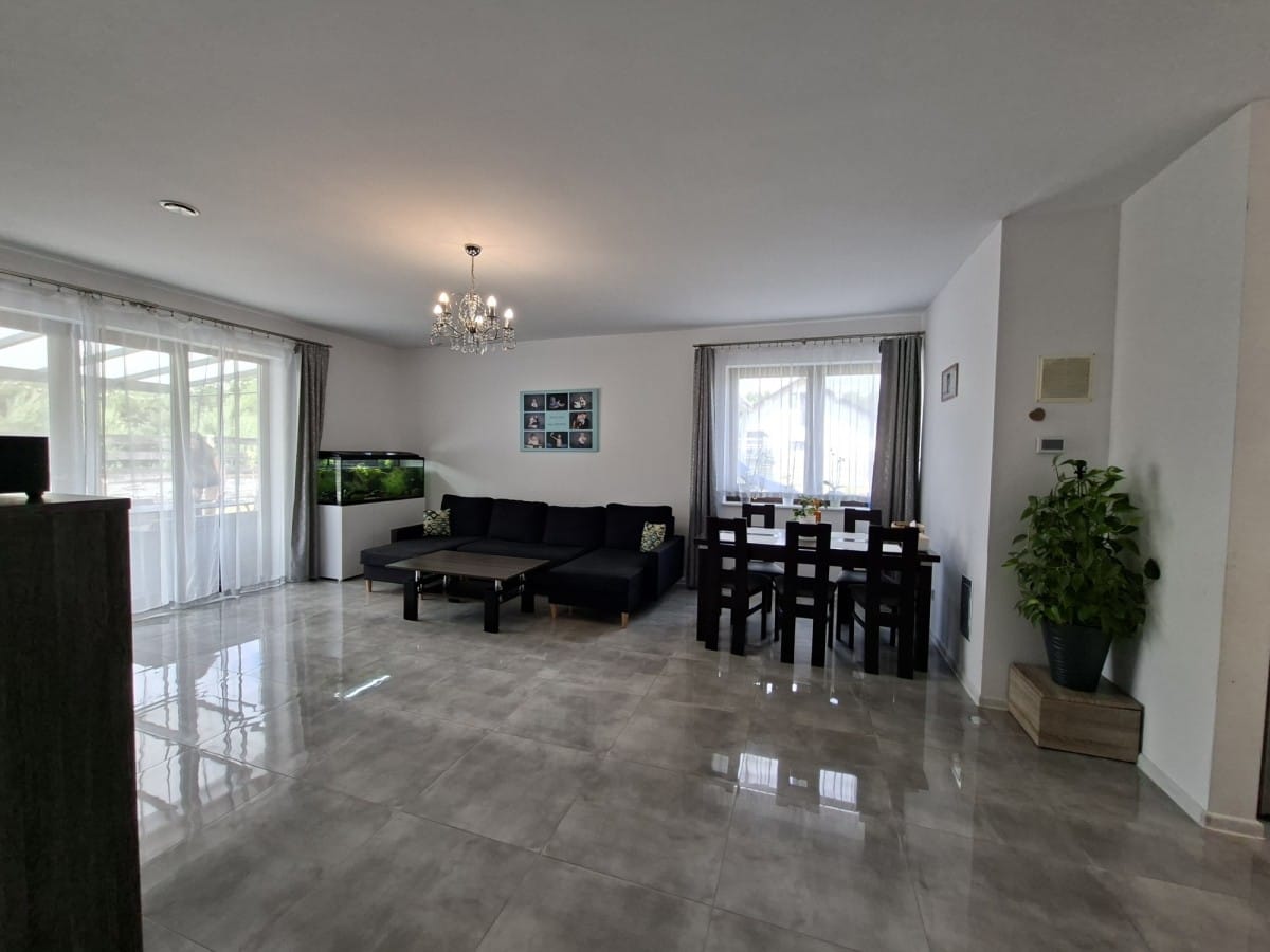 Dom 4 pokojowe na Sprzedaż