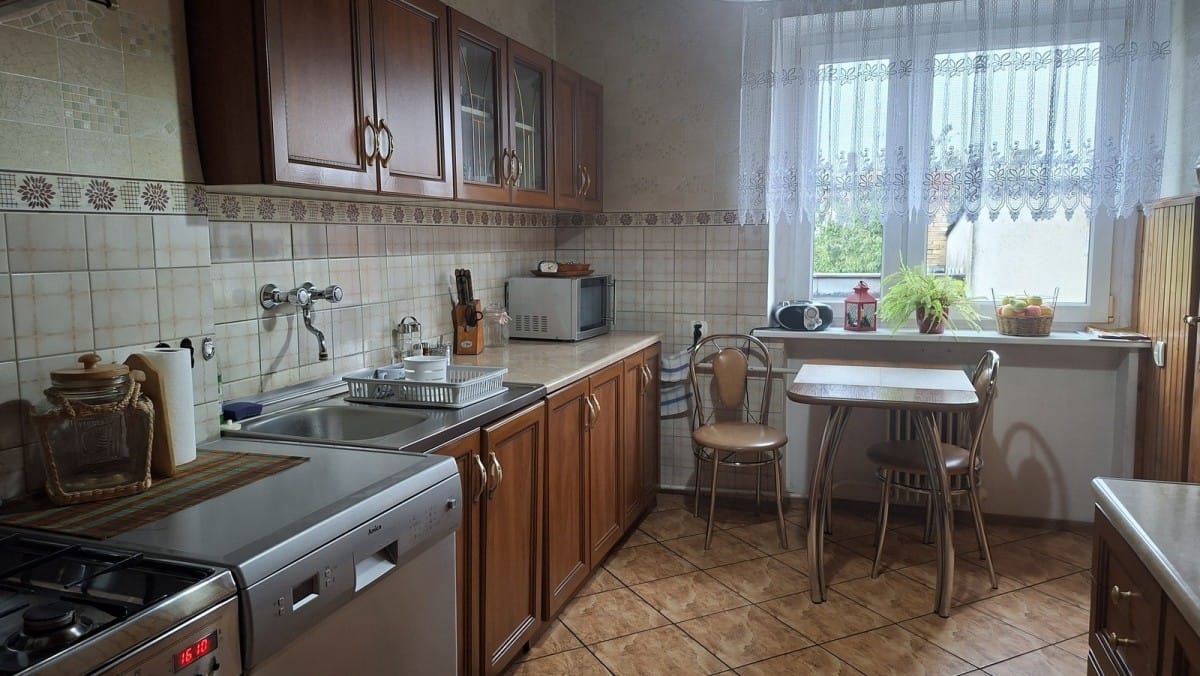 Dom 5 pokojowe na Sprzedaż