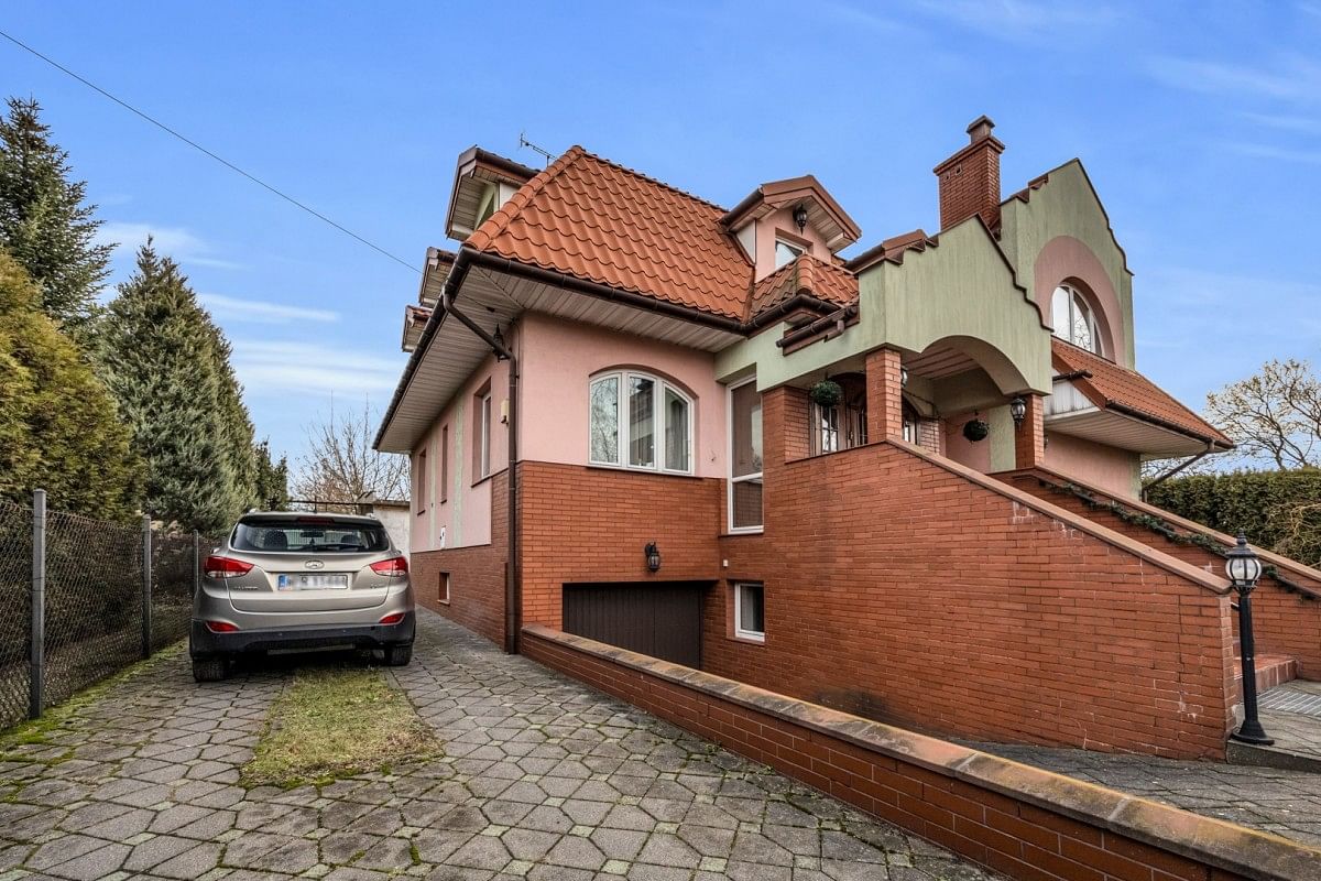 Dom 6 pokojowe na Sprzedaż