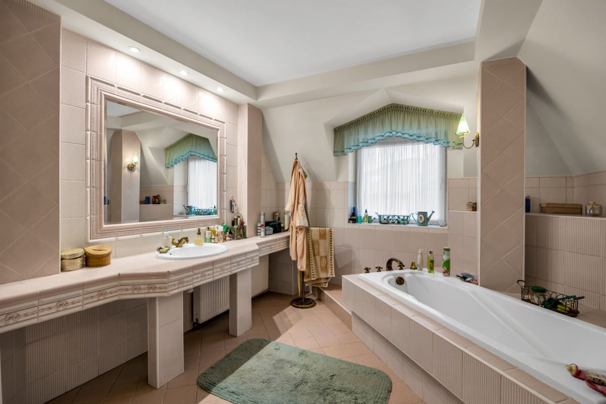 Lokal użytkowy  pokojowe na Sprzedaż