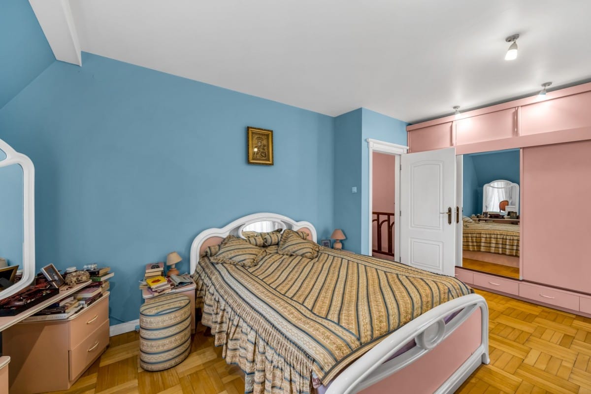 Lokal użytkowy  pokojowe na Sprzedaż