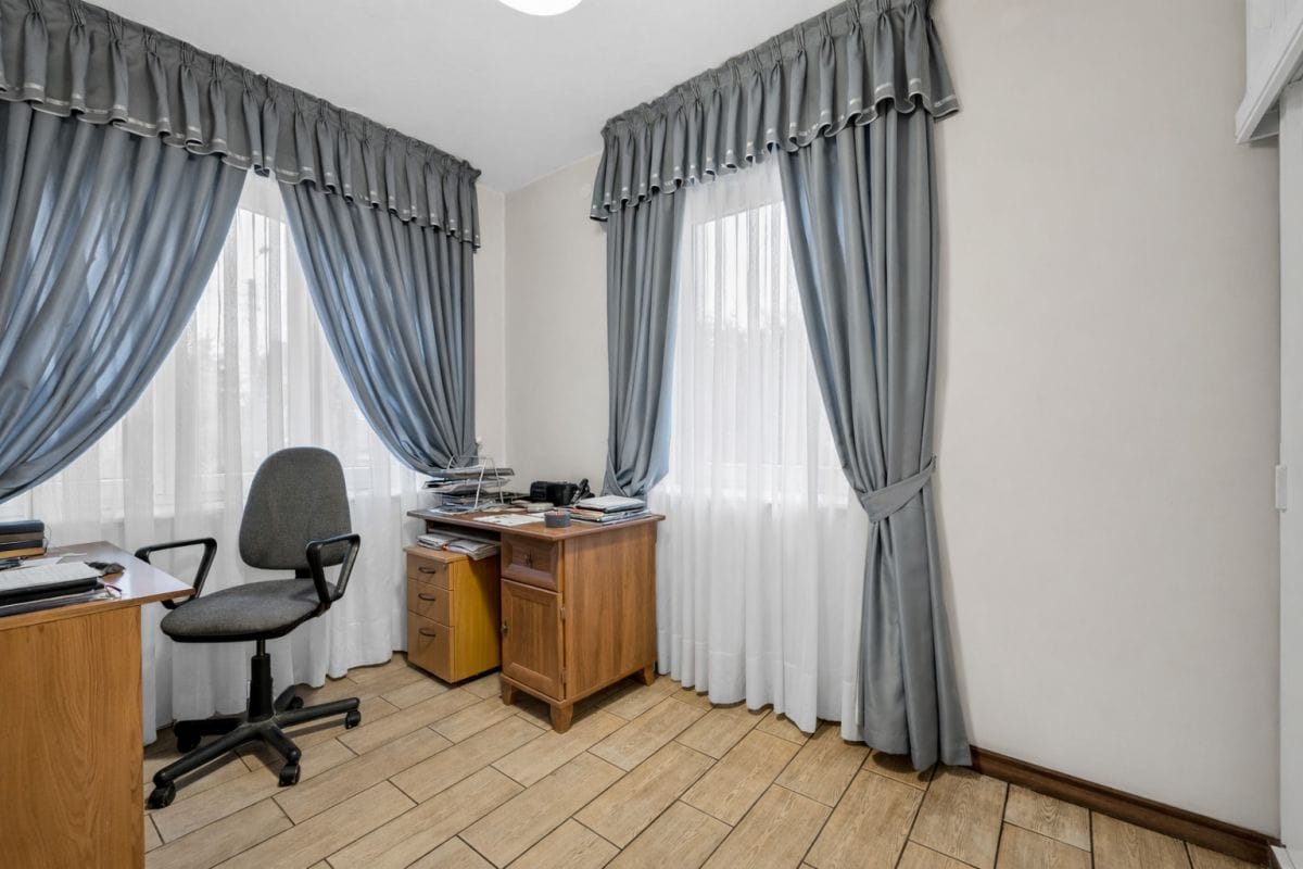 Lokal użytkowy  pokojowe na Sprzedaż