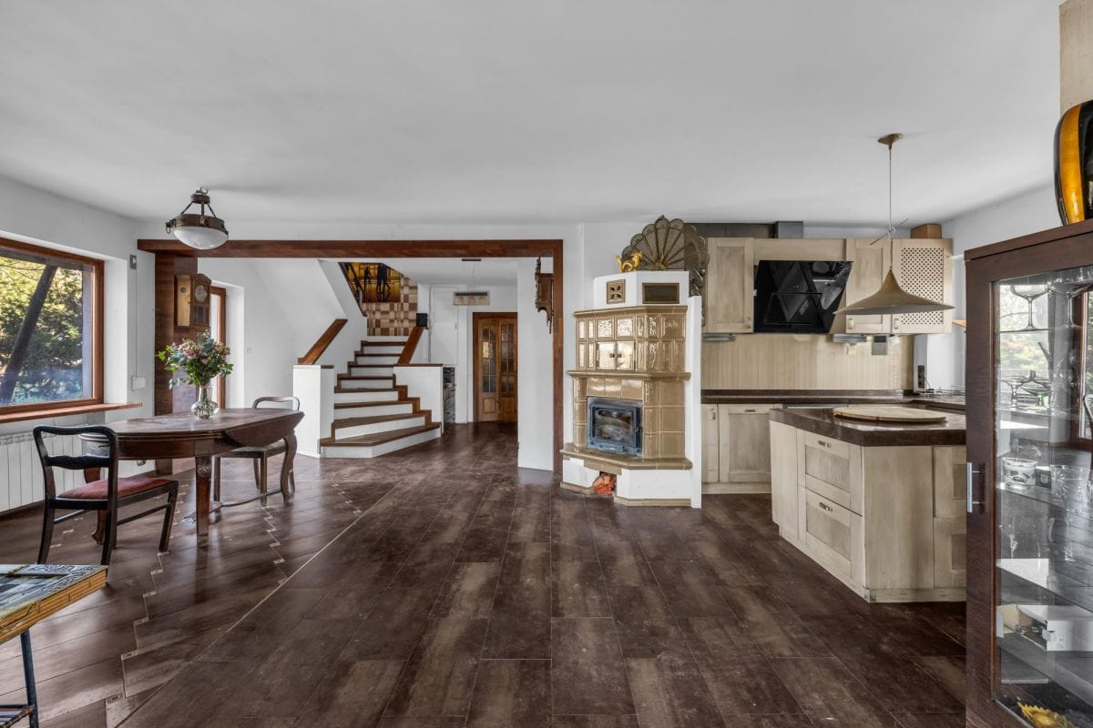 Dom 6 pokojowe na Sprzedaż