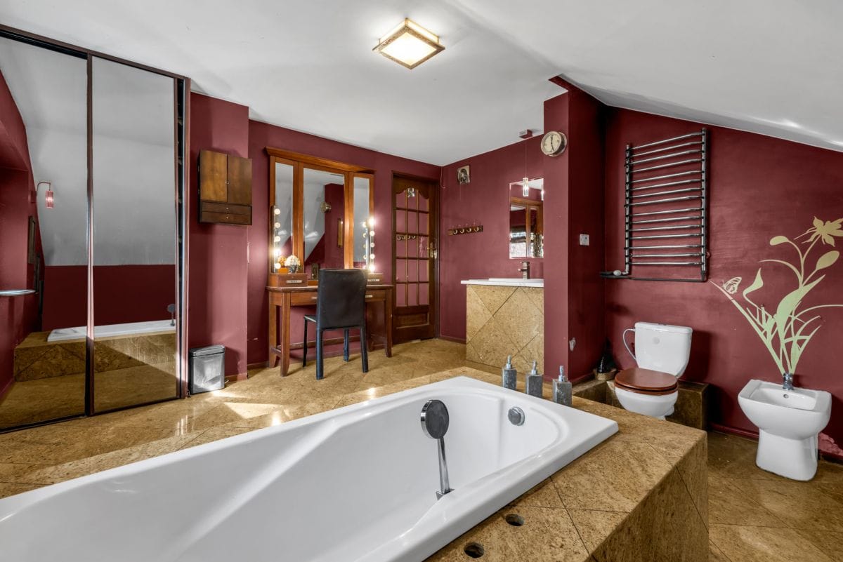 Dom 6 pokojowe na Sprzedaż