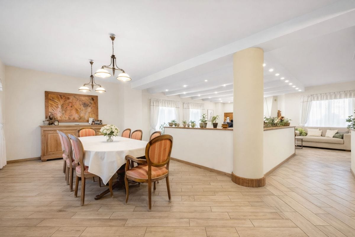 Dom 6 pokojowe na Sprzedaż