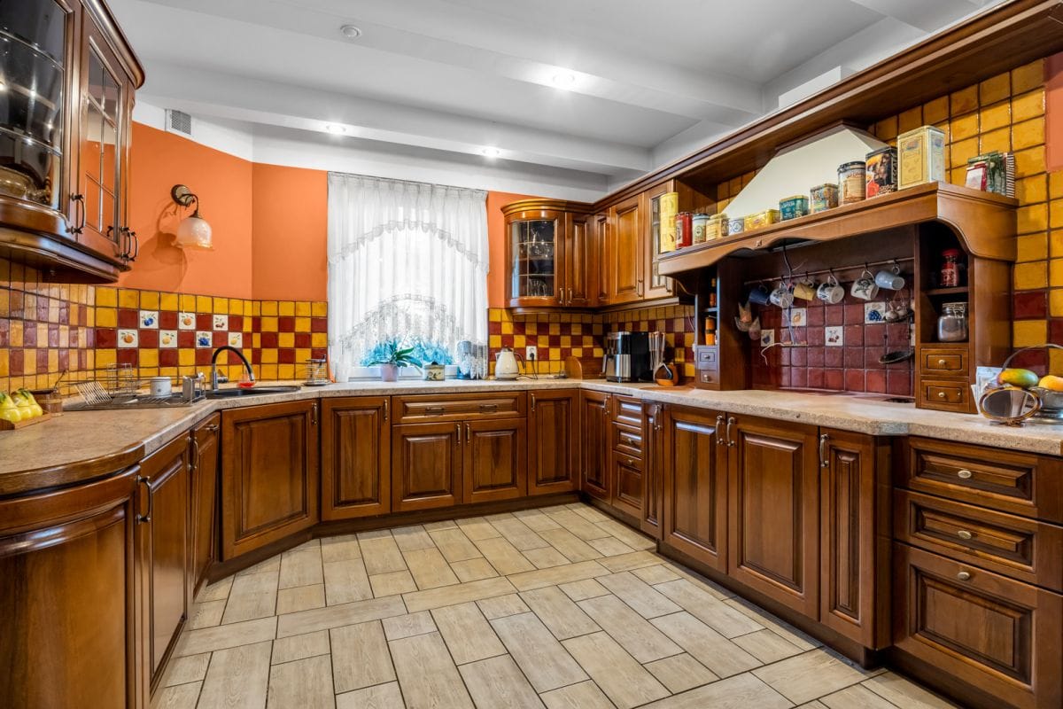 Dom 6 pokojowe na Sprzedaż