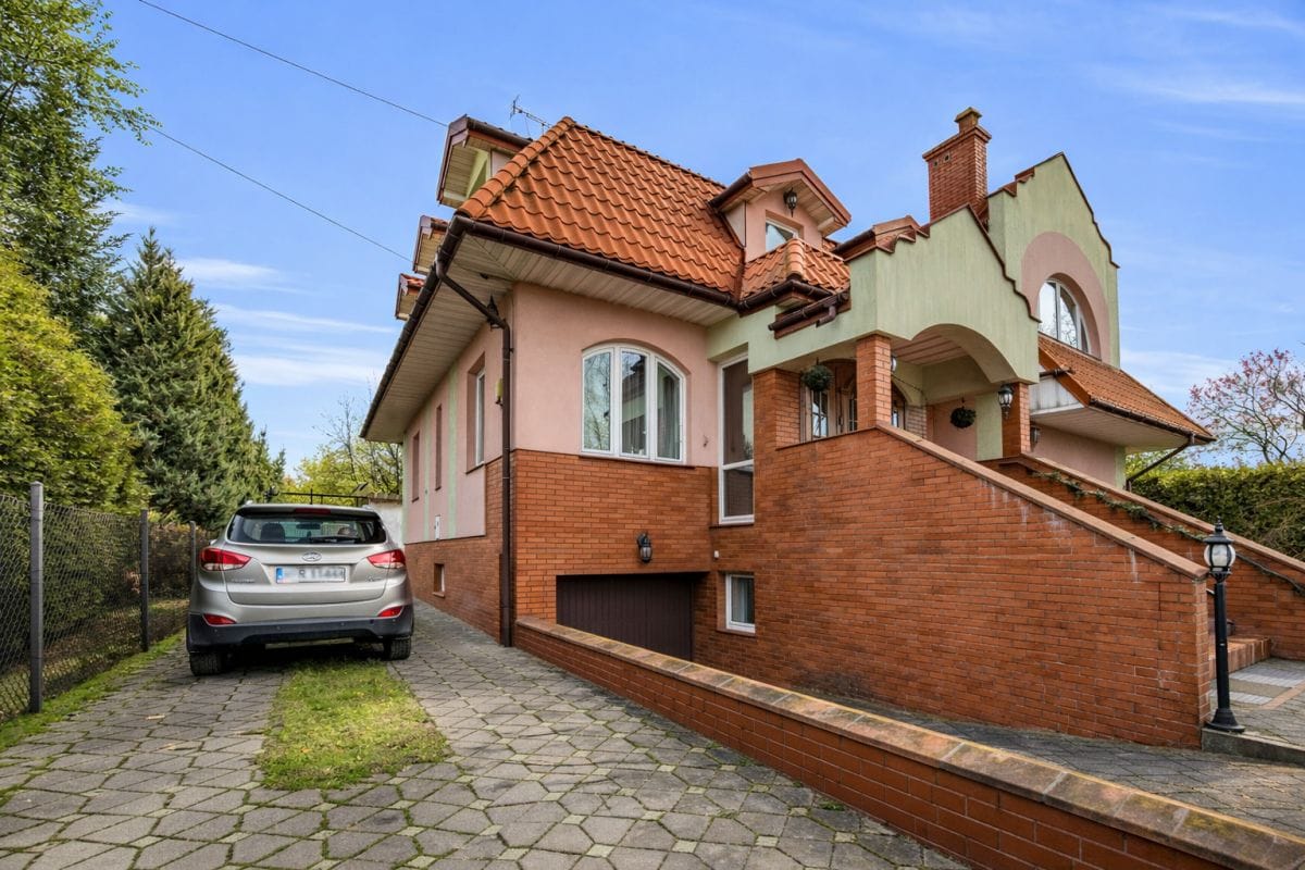 Dom 6 pokojowe na Sprzedaż