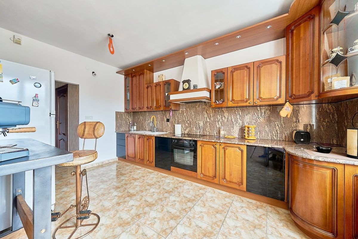 Mieszkanie 4 pokojowe na Sprzedaż