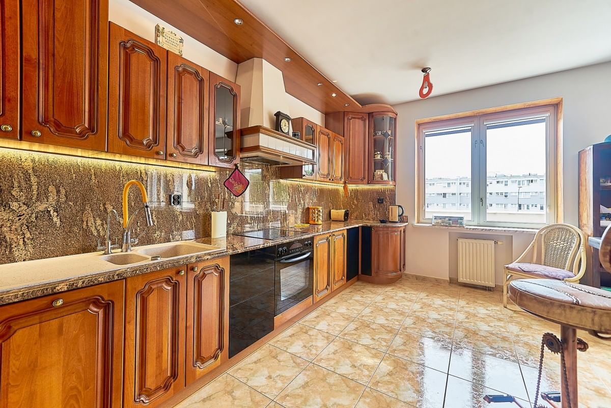 Mieszkanie 4 pokojowe na Sprzedaż