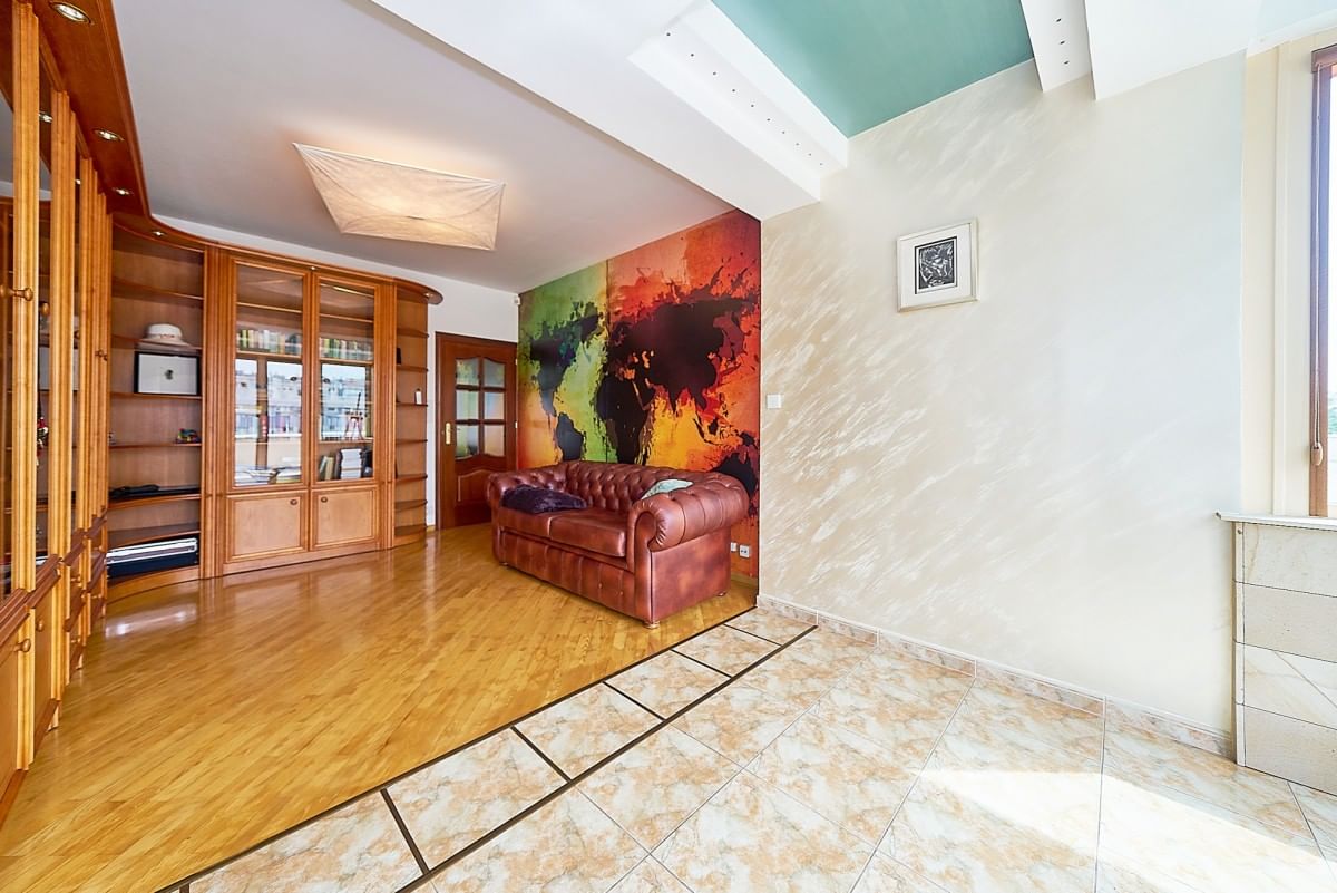 Mieszkanie 4 pokojowe na Sprzedaż