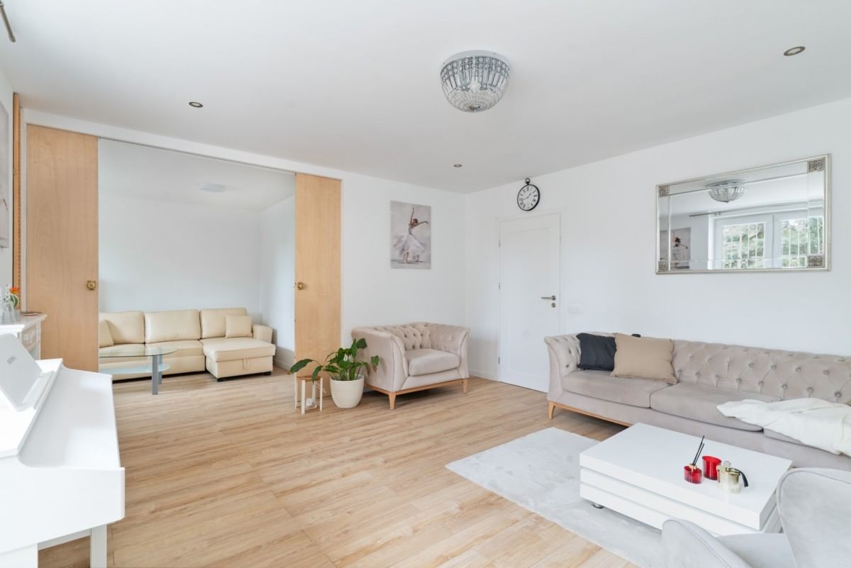 Mieszkanie 4 pokojowe na Sprzedaż