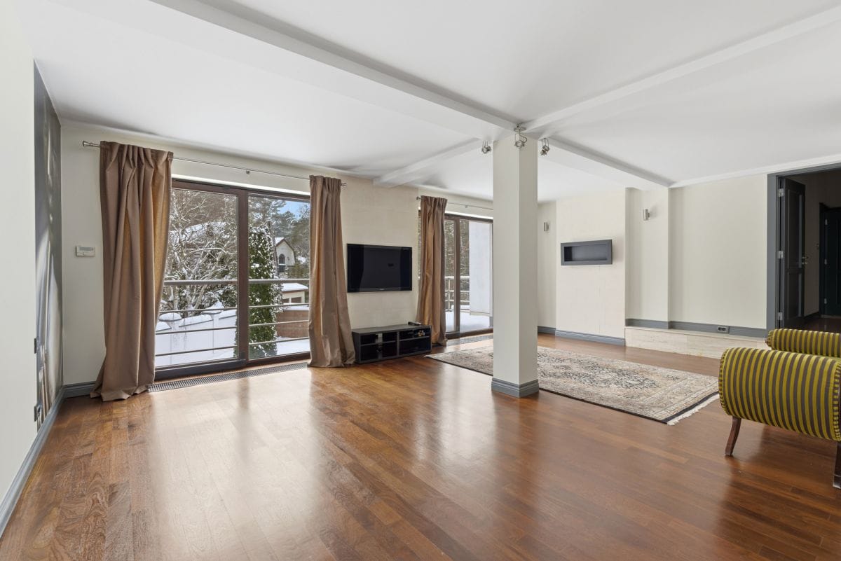 Dom 6 pokojowe na Sprzedaż