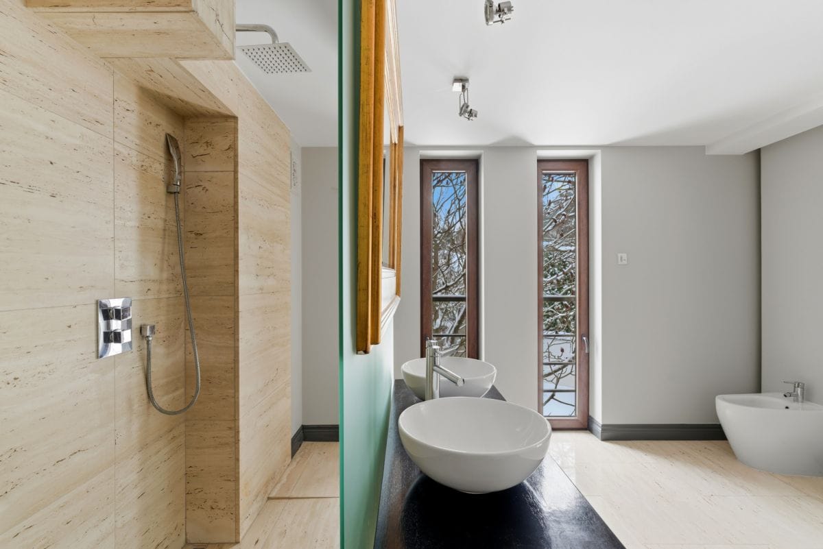 Dom 6 pokojowe na Sprzedaż