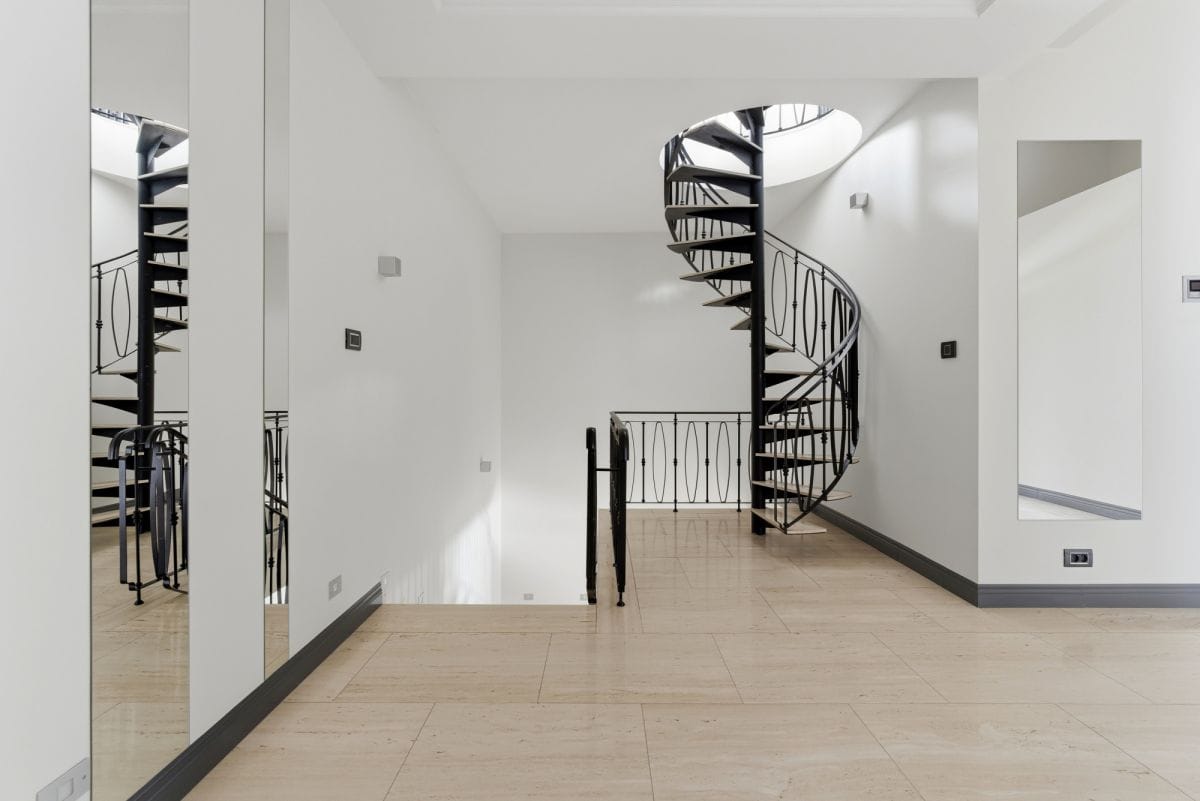 Dom 6 pokojowe na Sprzedaż