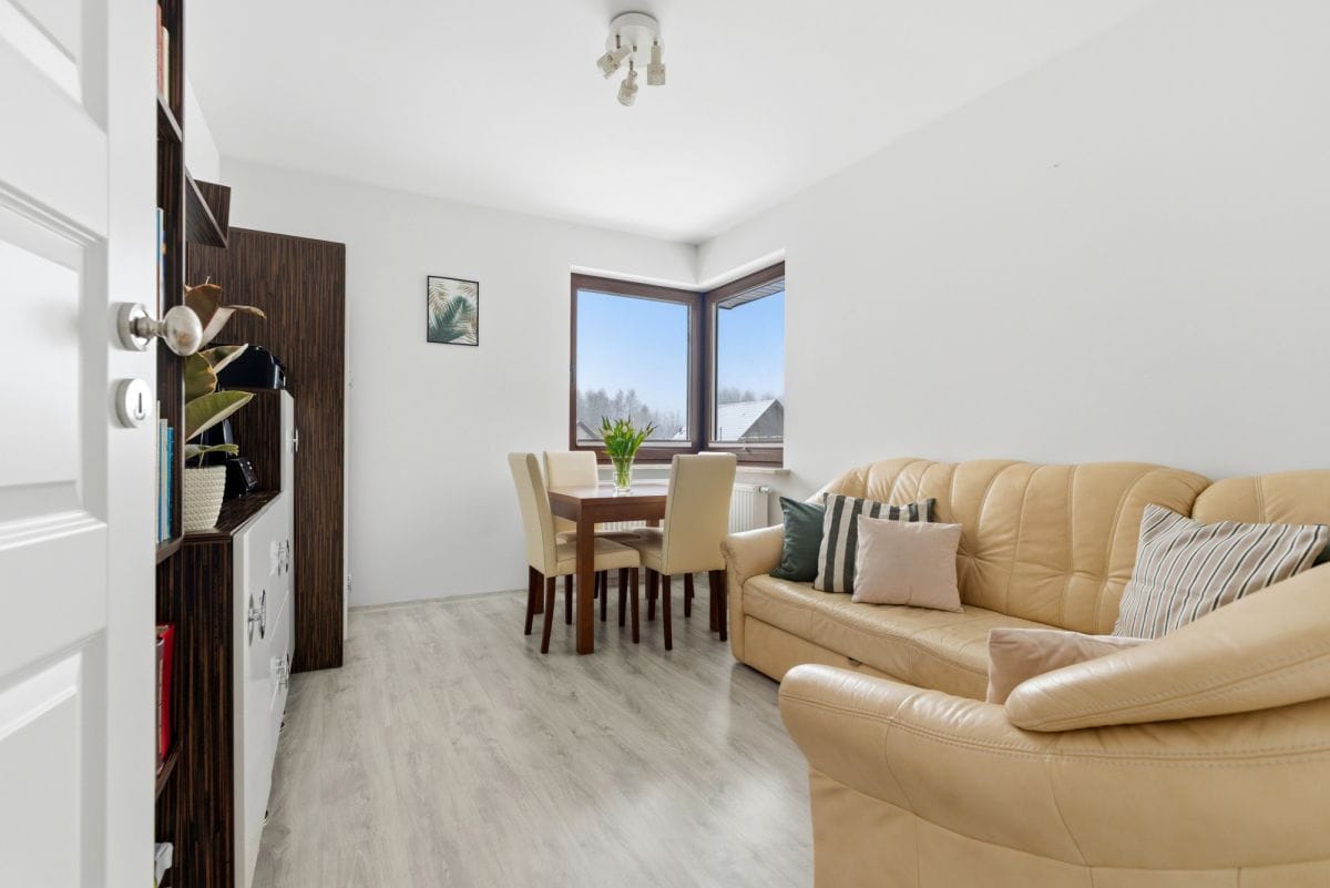 Dom 5 pokojowe na Sprzedaż