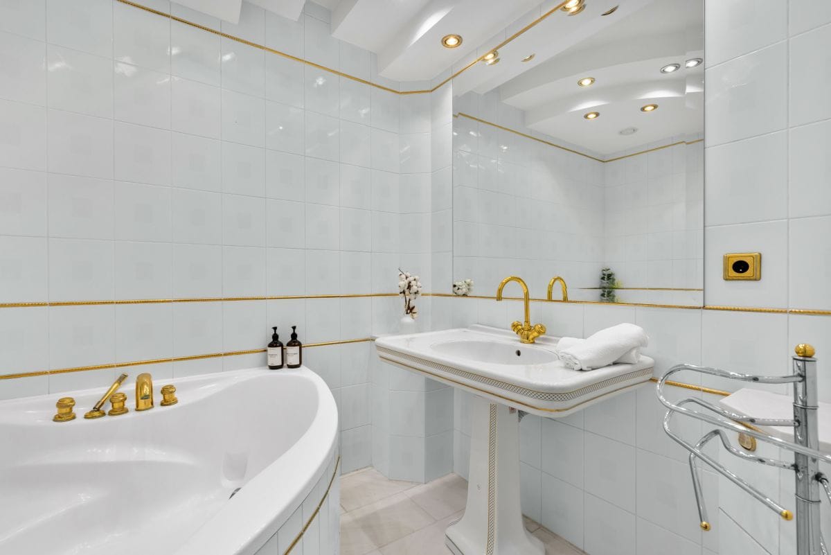 Mieszkanie 4 pokojowe na Sprzedaż