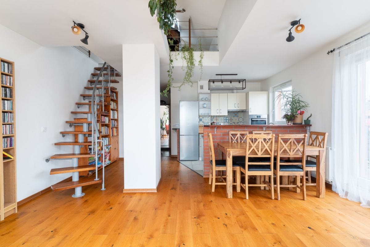 Mieszkanie 4 pokojowe na Sprzedaż