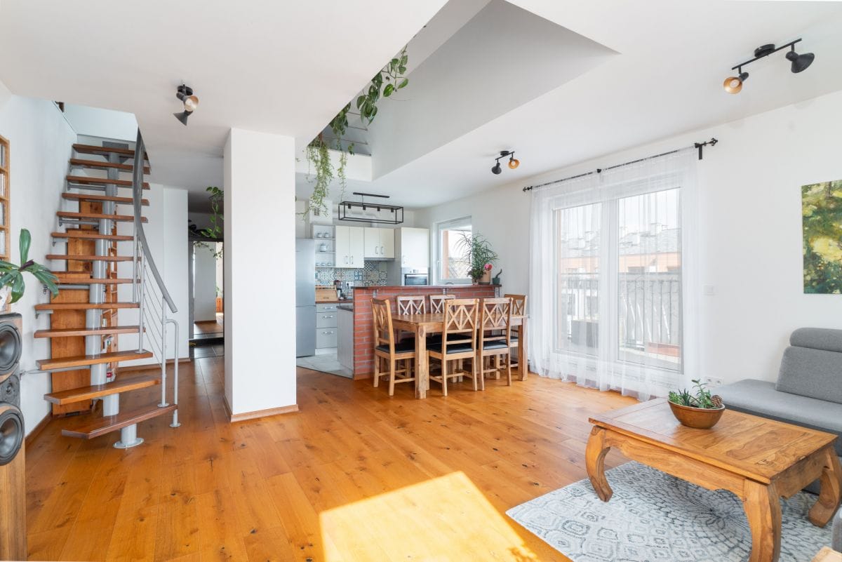 Mieszkanie 4 pokojowe na Sprzedaż