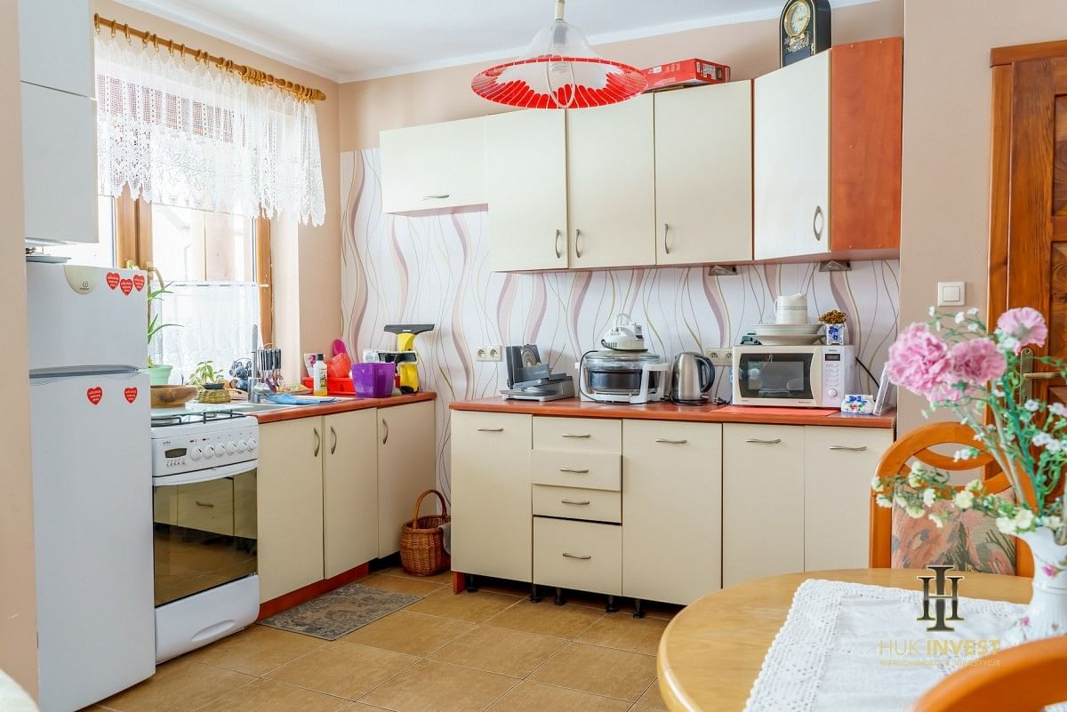 Dom 8 pokojowe na Sprzedaż