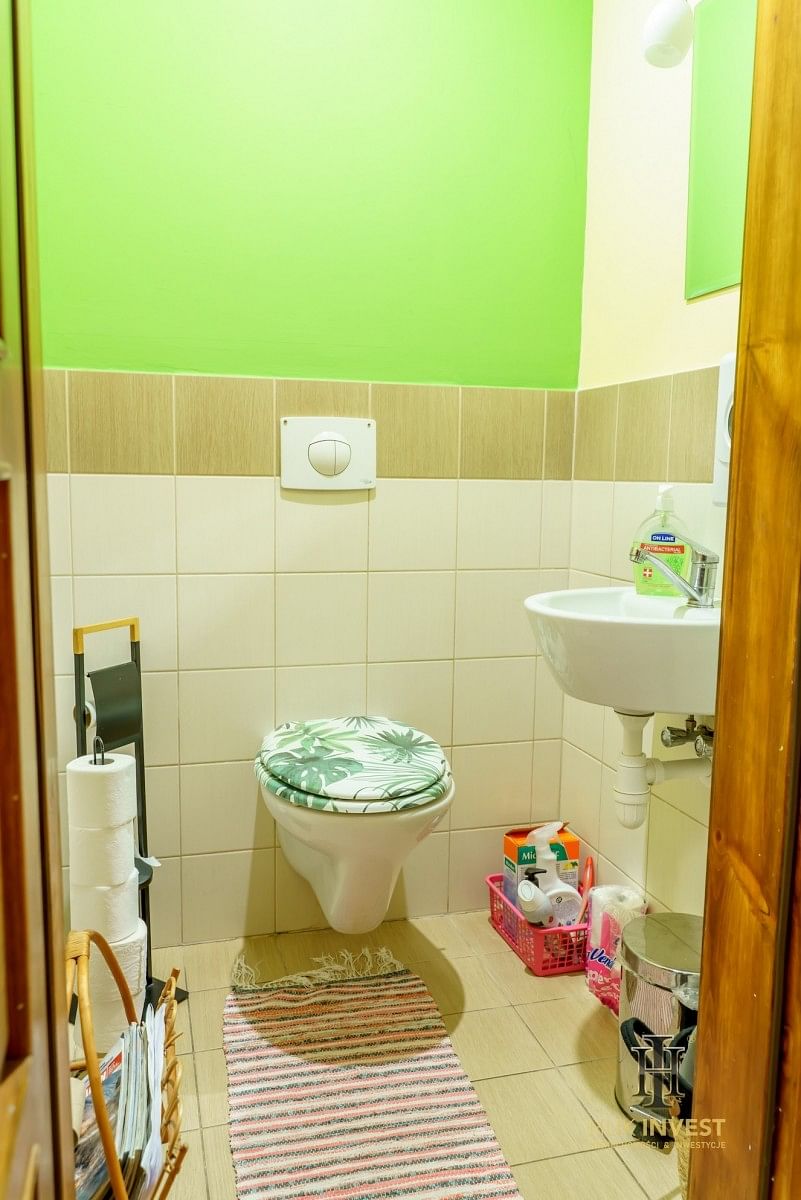 Dom 8 pokojowe na Sprzedaż