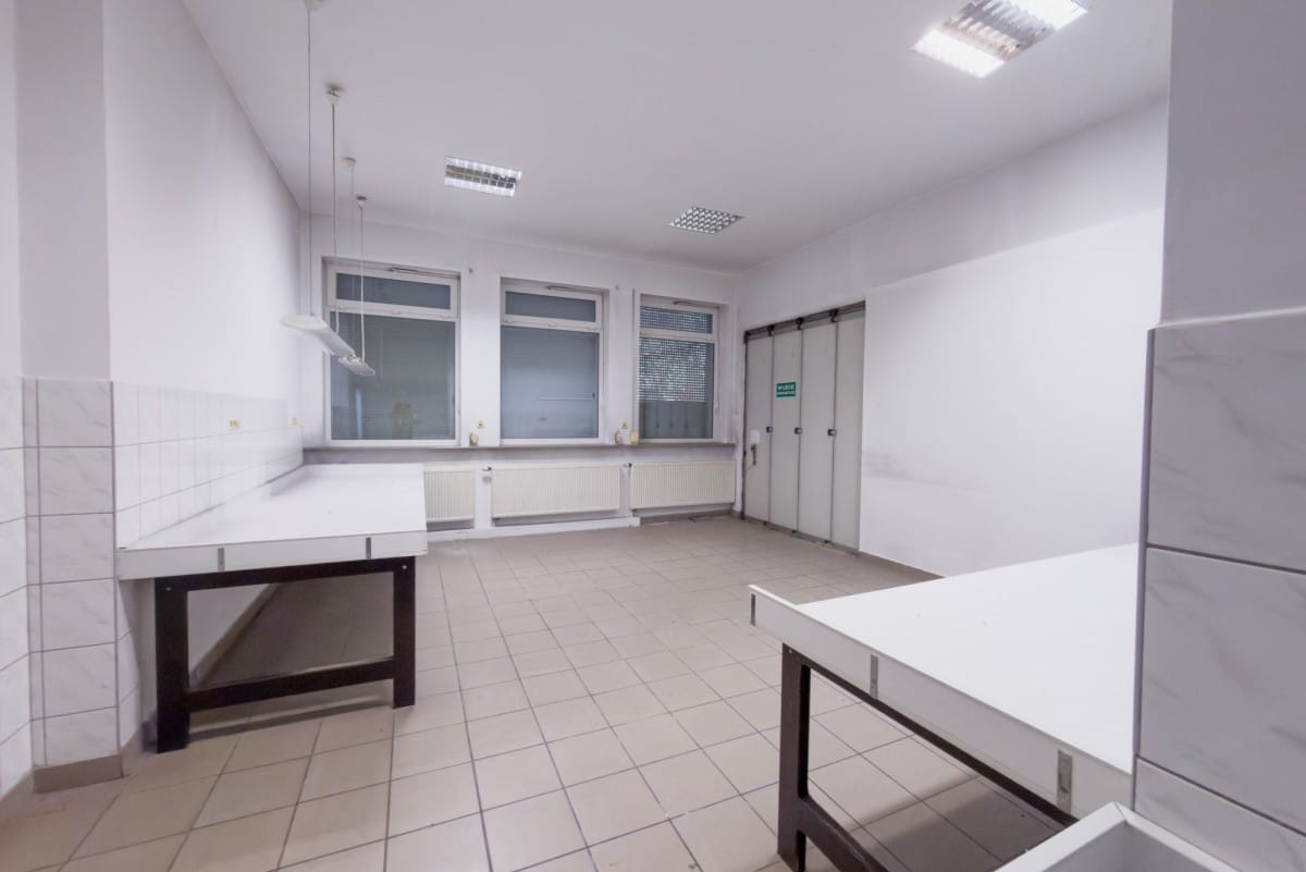 Lokal użytkowy  pokojowe na Sprzedaż