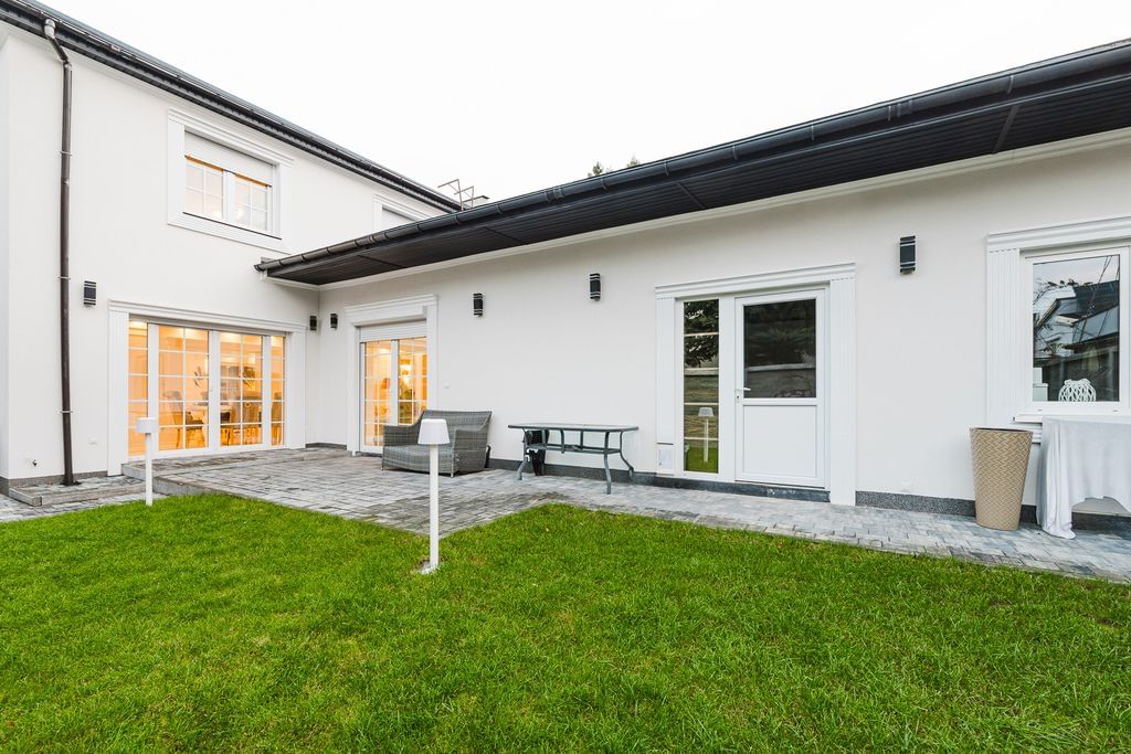 Dom 7 pokojowe na Sprzedaż