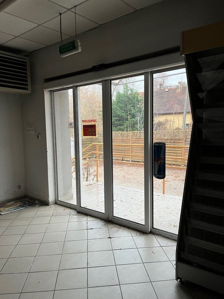 Lokal użytkowy  pokojowe na Sprzedaż