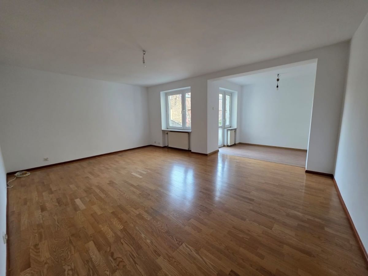 Mieszkanie 5 pokojowe na Sprzedaż