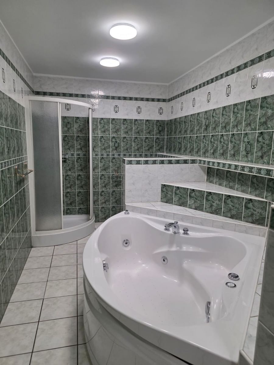 Mieszkanie 5 pokojowe na Sprzedaż