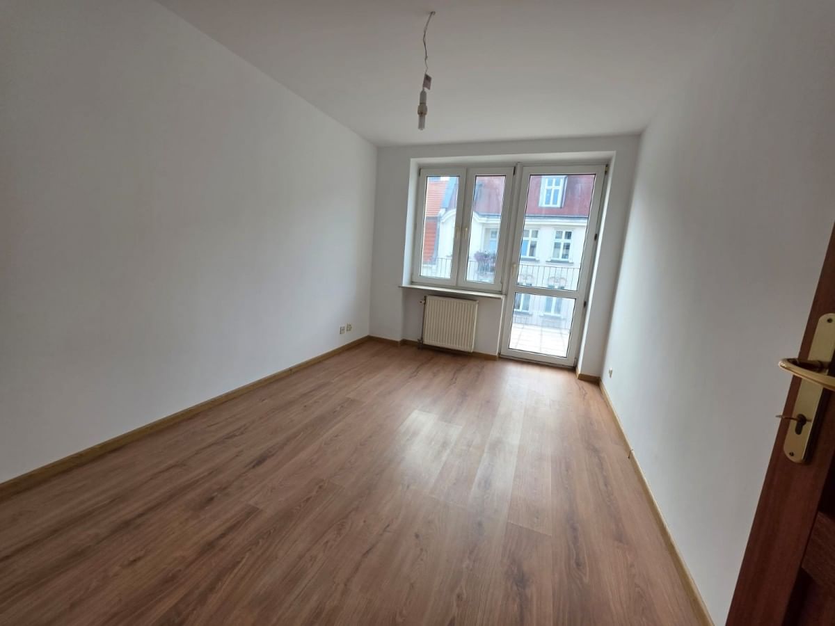 Mieszkanie 5 pokojowe na Sprzedaż