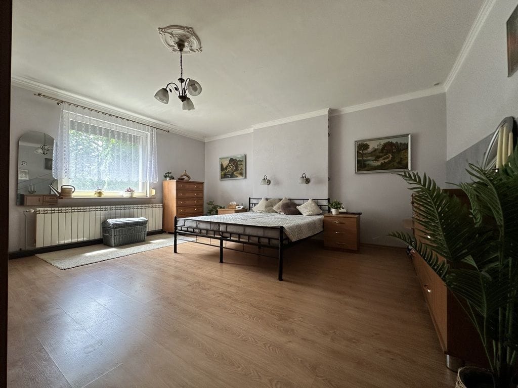 Dom 7 pokojowe na Sprzedaż