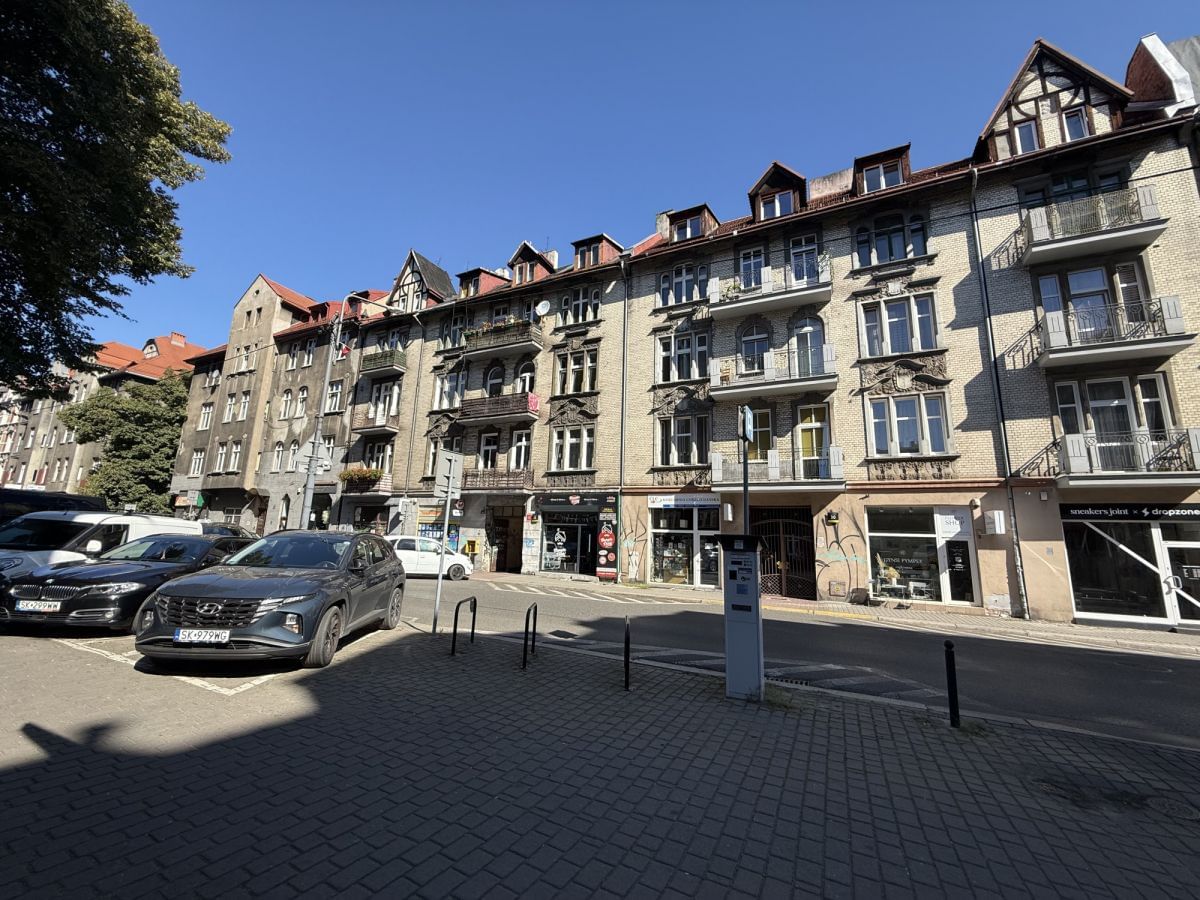 Dom 80 pokojowe na Sprzedaż
