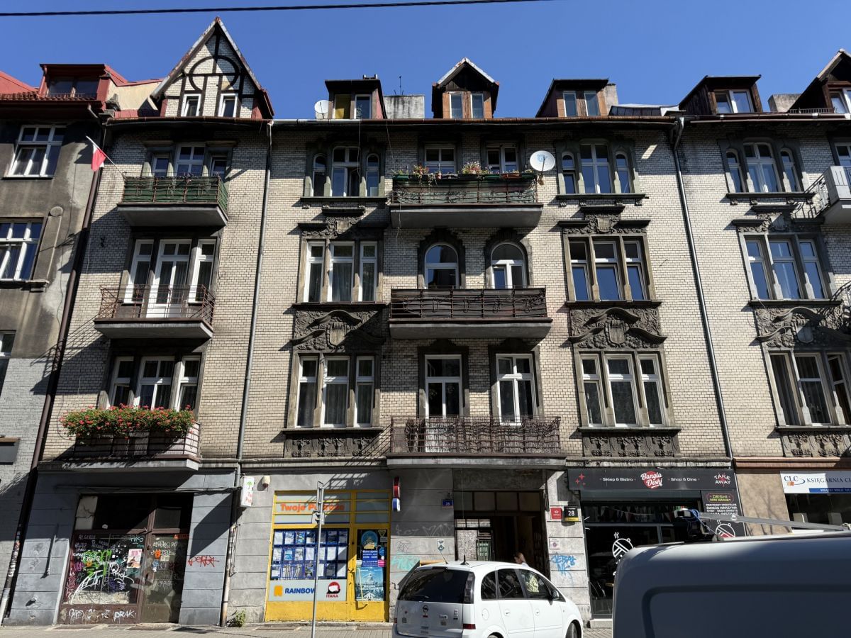 Dom 80 pokojowe na Sprzedaż