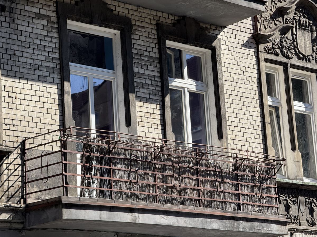 Dom 80 pokojowe na Sprzedaż