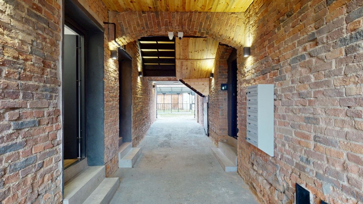 Dom 40 pokojowe na Sprzedaż