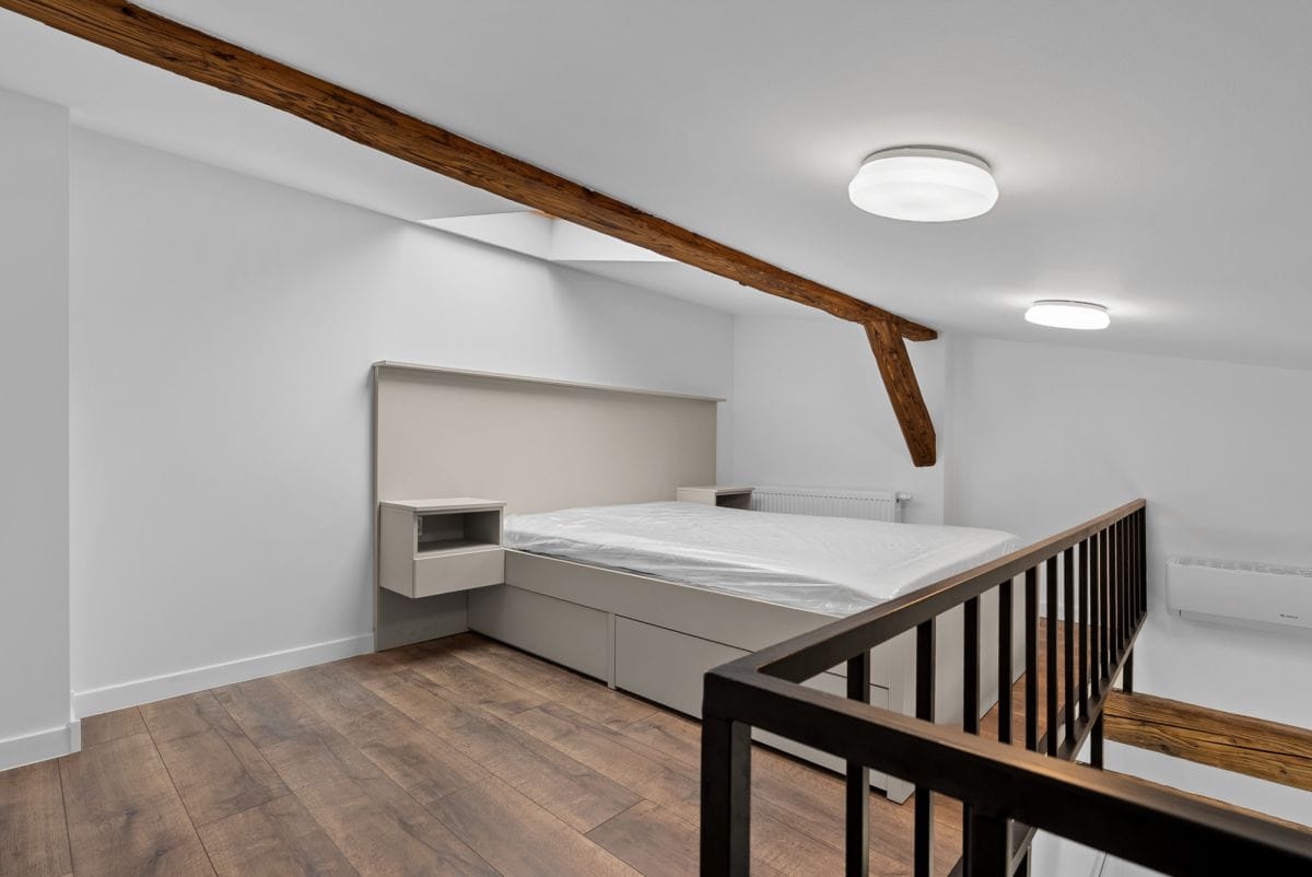 Dom 40 pokojowe na Sprzedaż