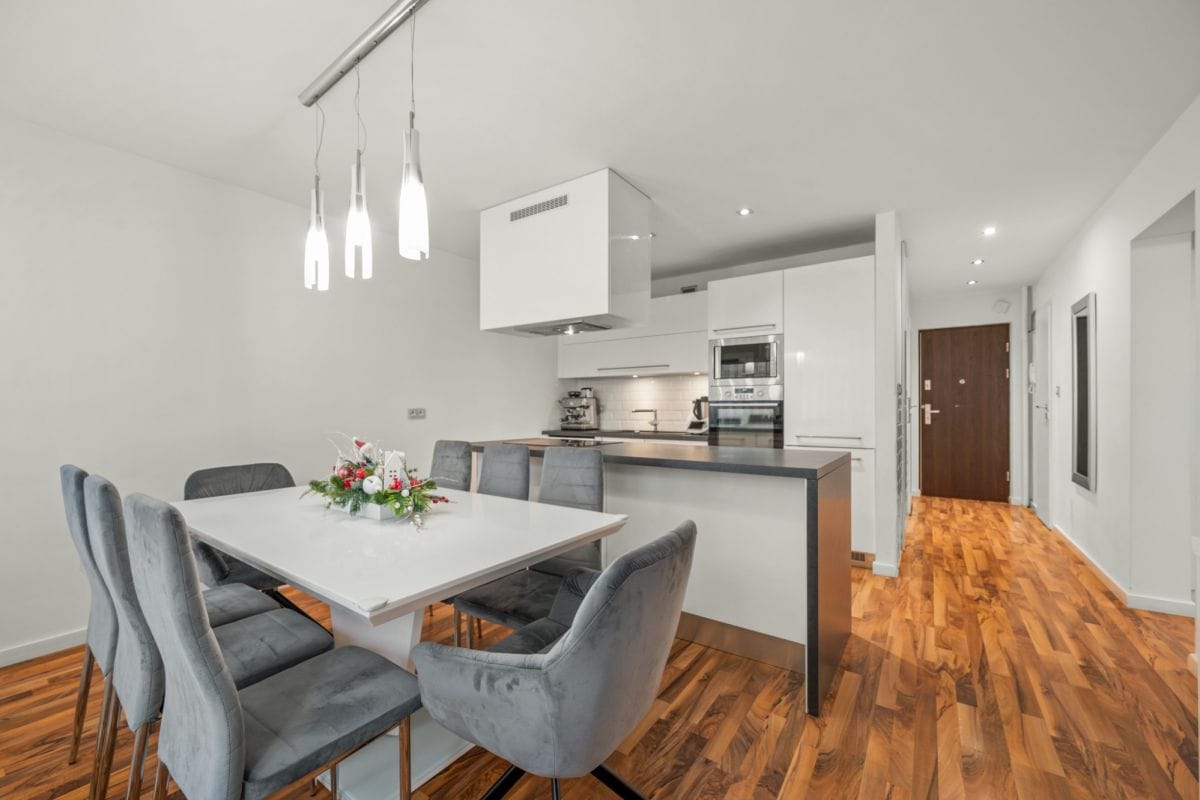 Mieszkanie 4 pokojowe na Sprzedaż