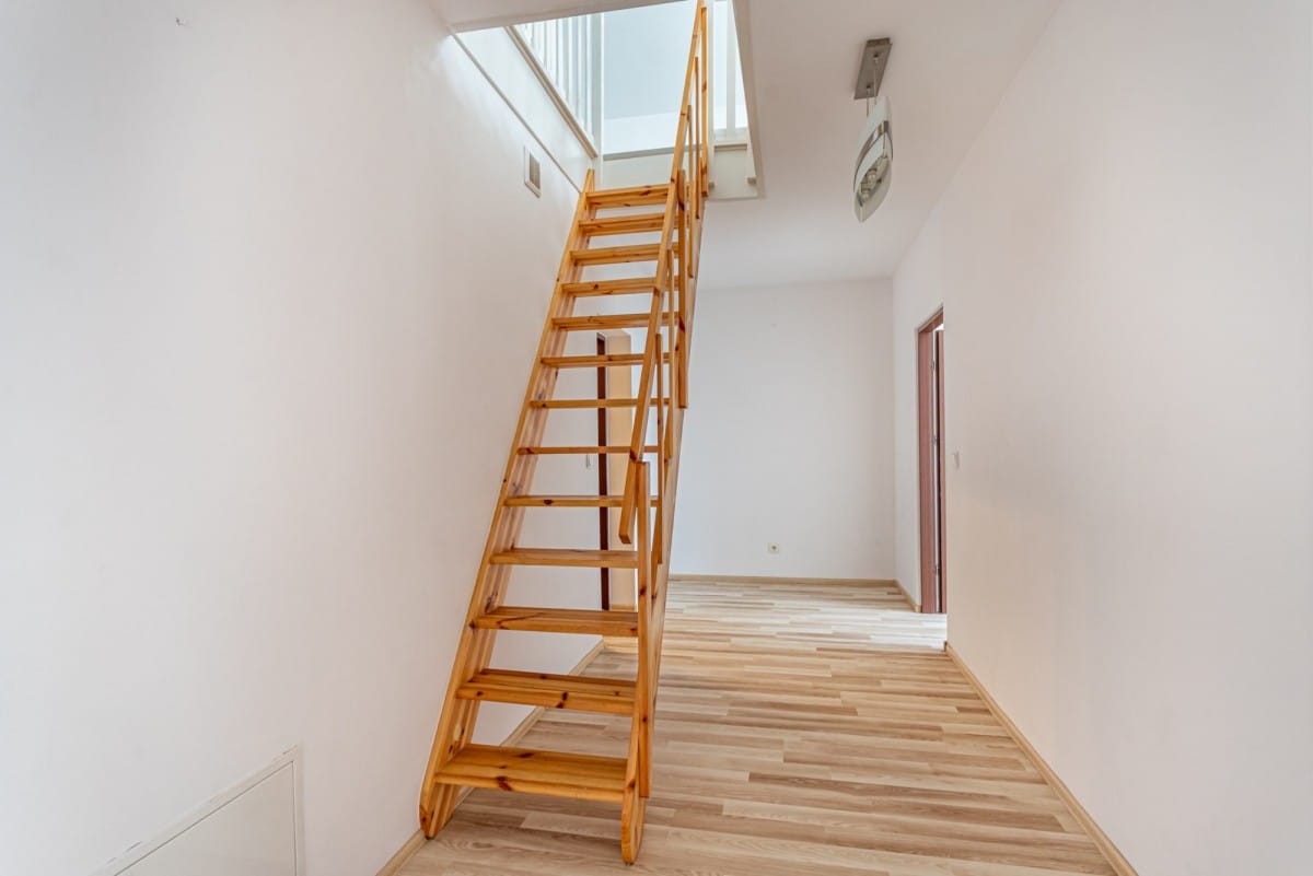 Dom 5 pokojowe na Sprzedaż