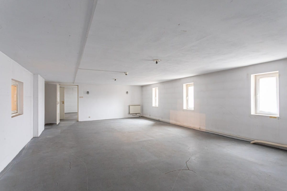 Lokal użytkowy  pokojowe na Sprzedaż