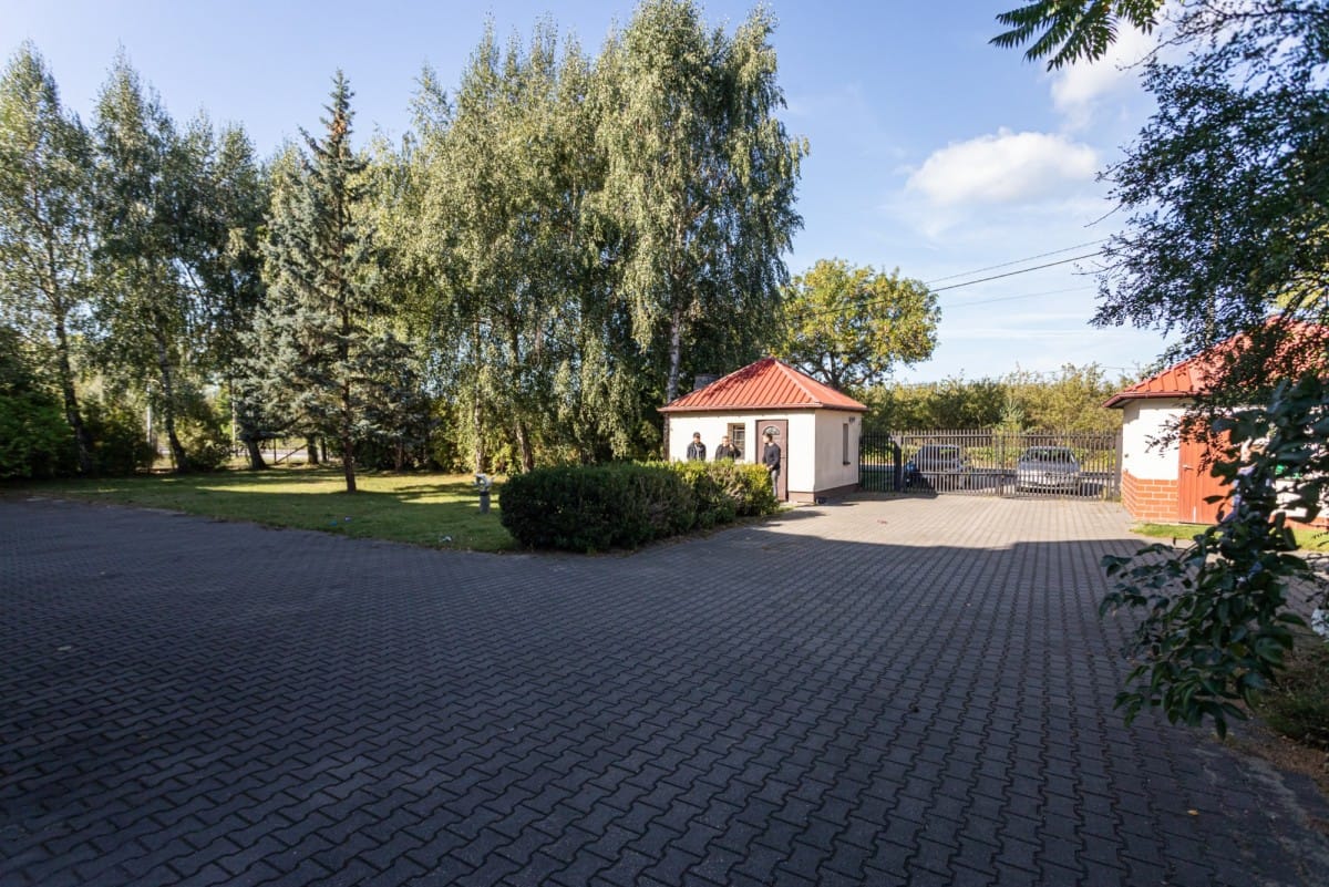 Lokal użytkowy  pokojowe na Sprzedaż