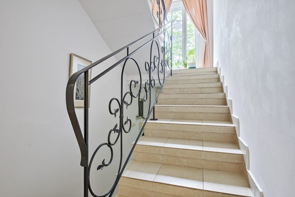 Dom 7 pokojowe na Sprzedaż