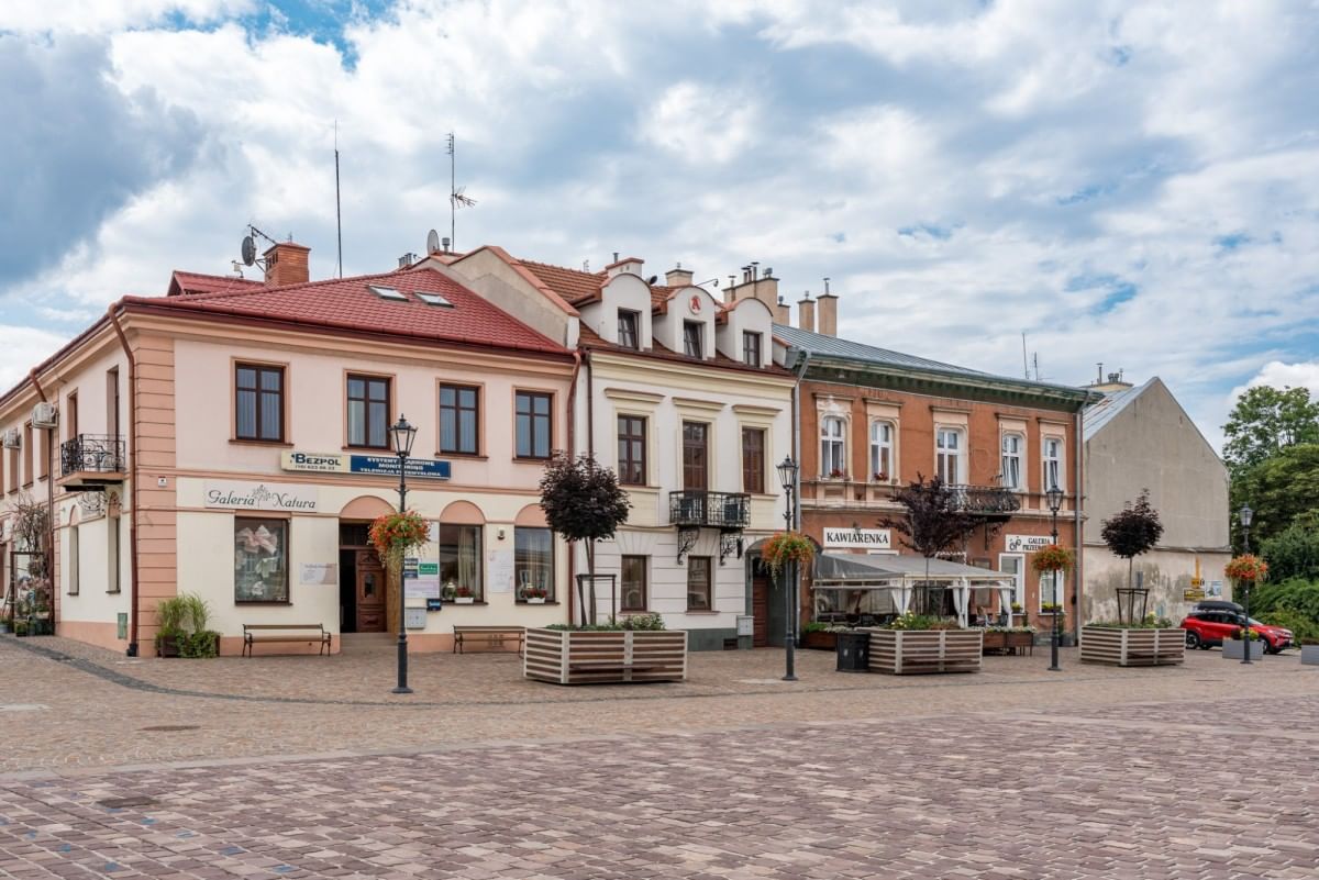 Dom 15 pokojowe na Sprzedaż