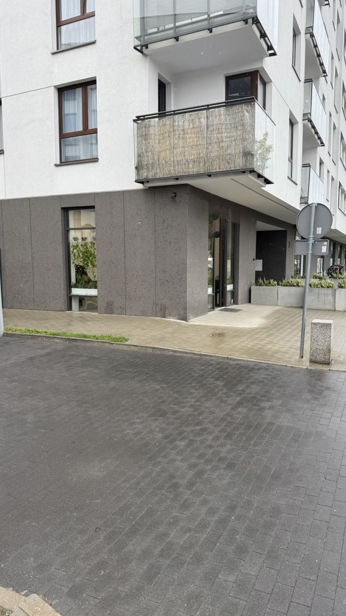 Lokal użytkowy  pokojowe na Sprzedaż