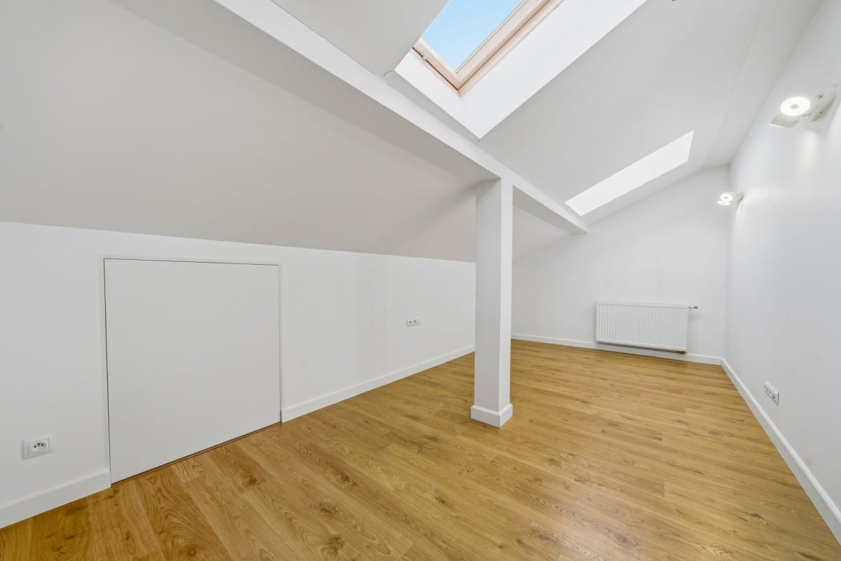 Mieszkanie 6 pokojowe na Sprzedaż